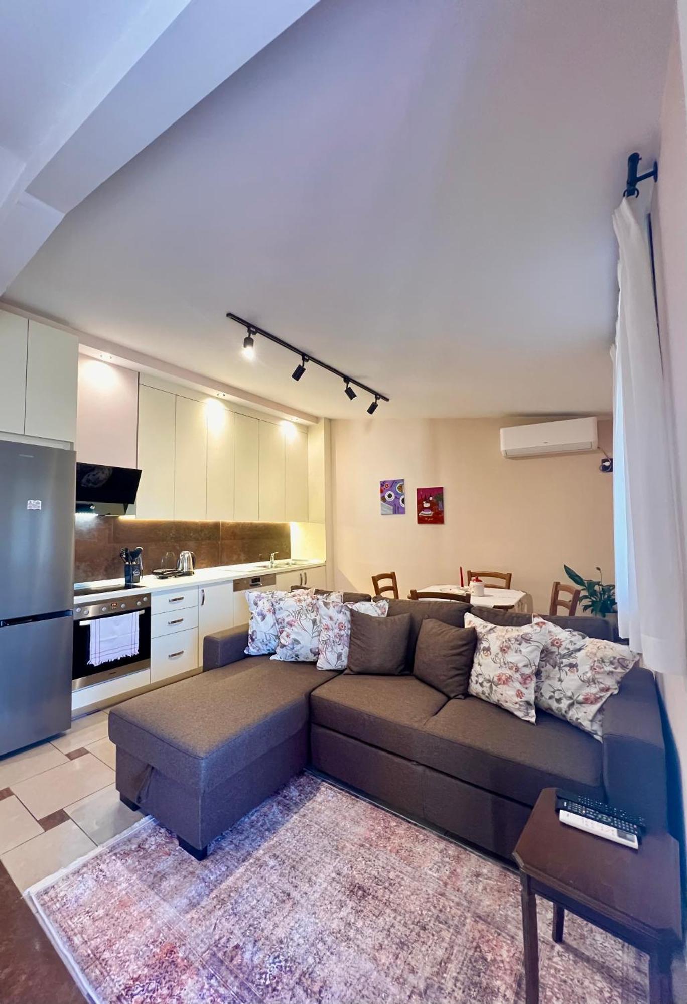 Lola's House Apartment